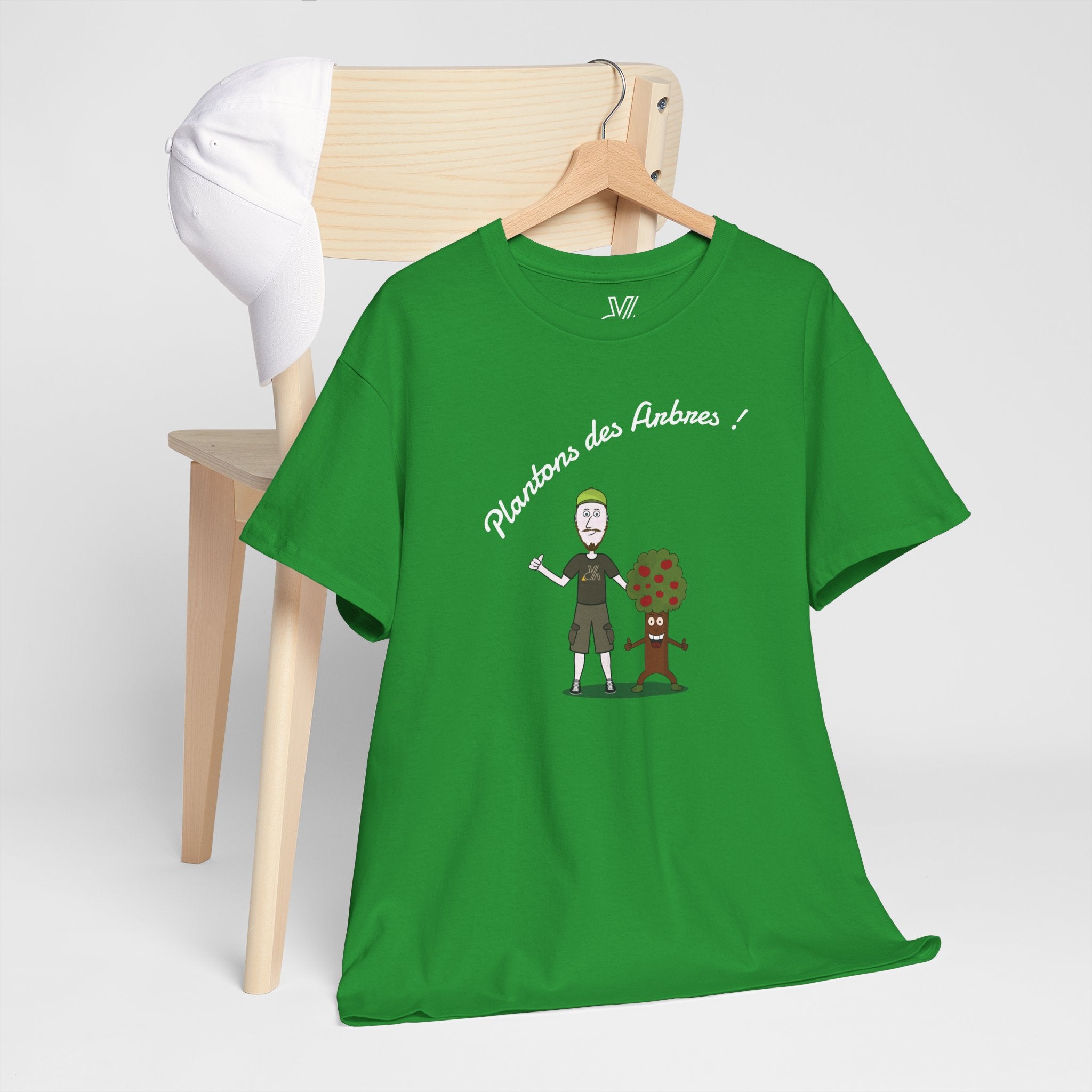 Tree Planter Graphic Tee - 'Plantons des Arbres' Environmental T-Shirt