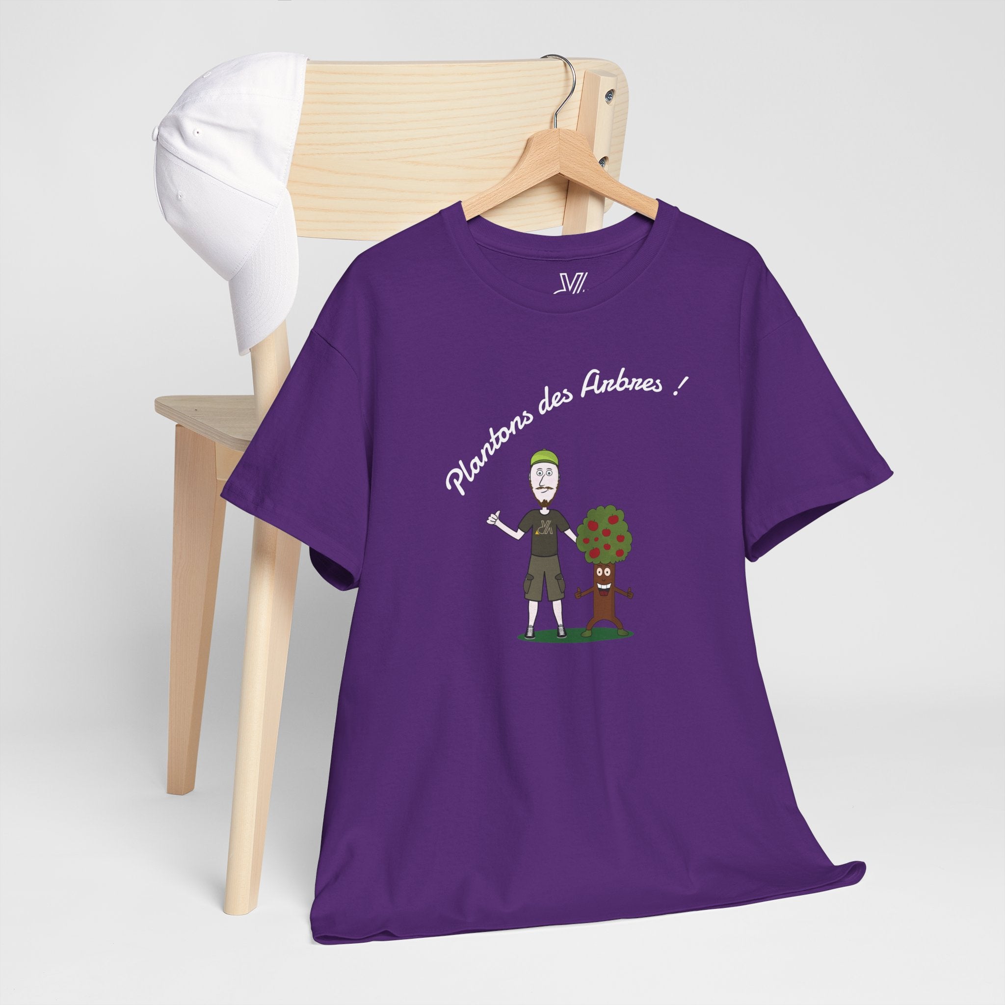 Tree Planter Graphic Tee - 'Plantons des Arbres' Environmental T-Shirt