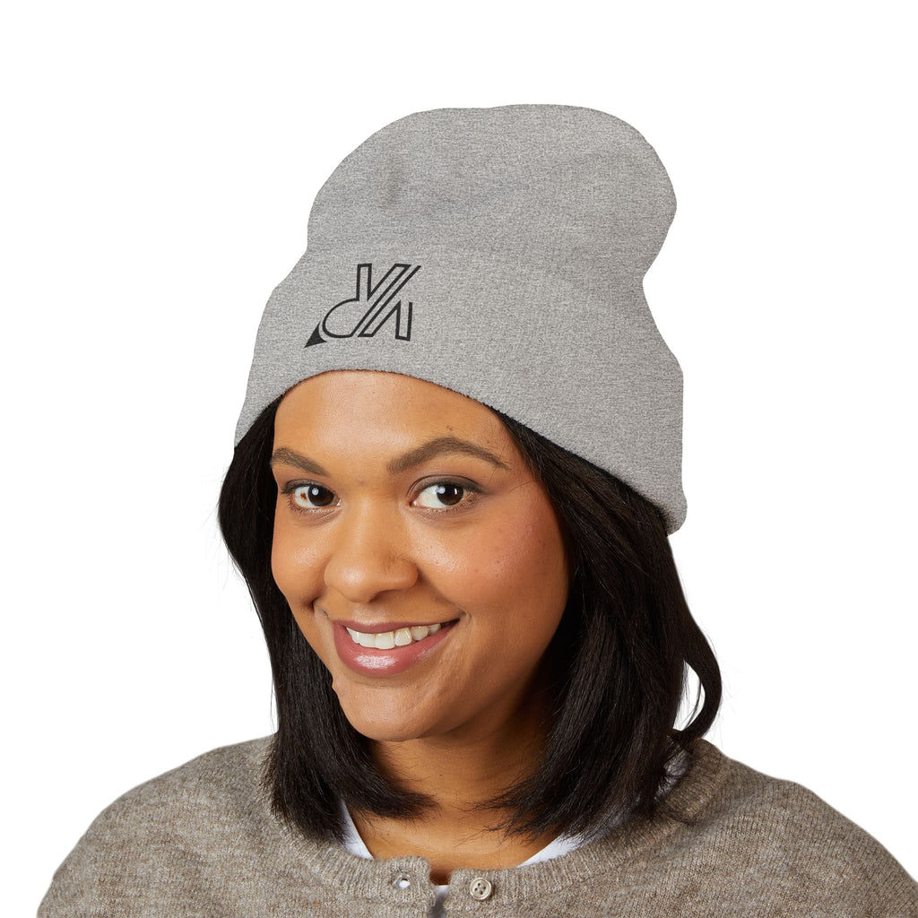 Un beau bonnet pour l'hiver avec une belle broderie du logo RyWear