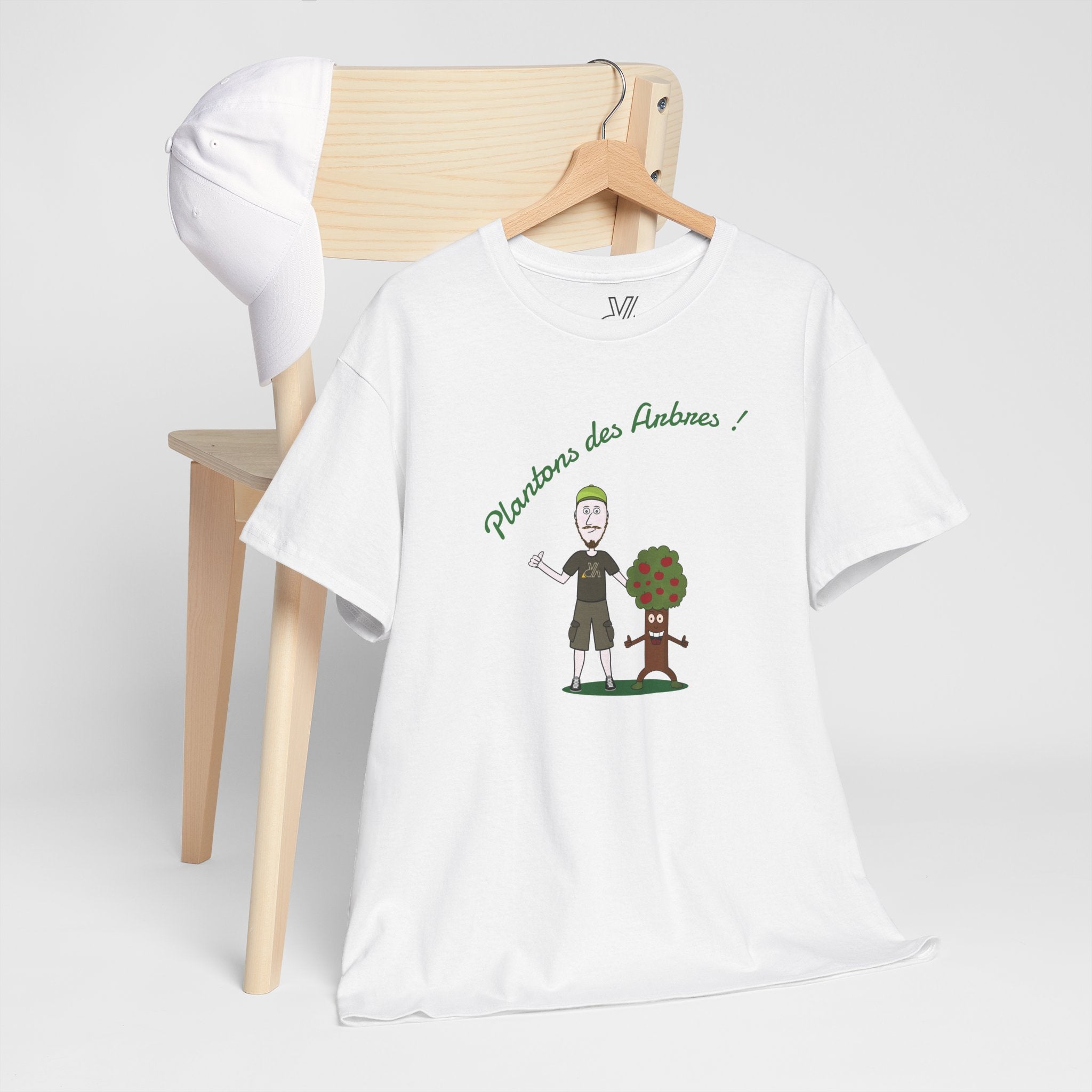 Tree Planter Graphic Tee - 'Plantons des Arbres' Environmental T-Shirt