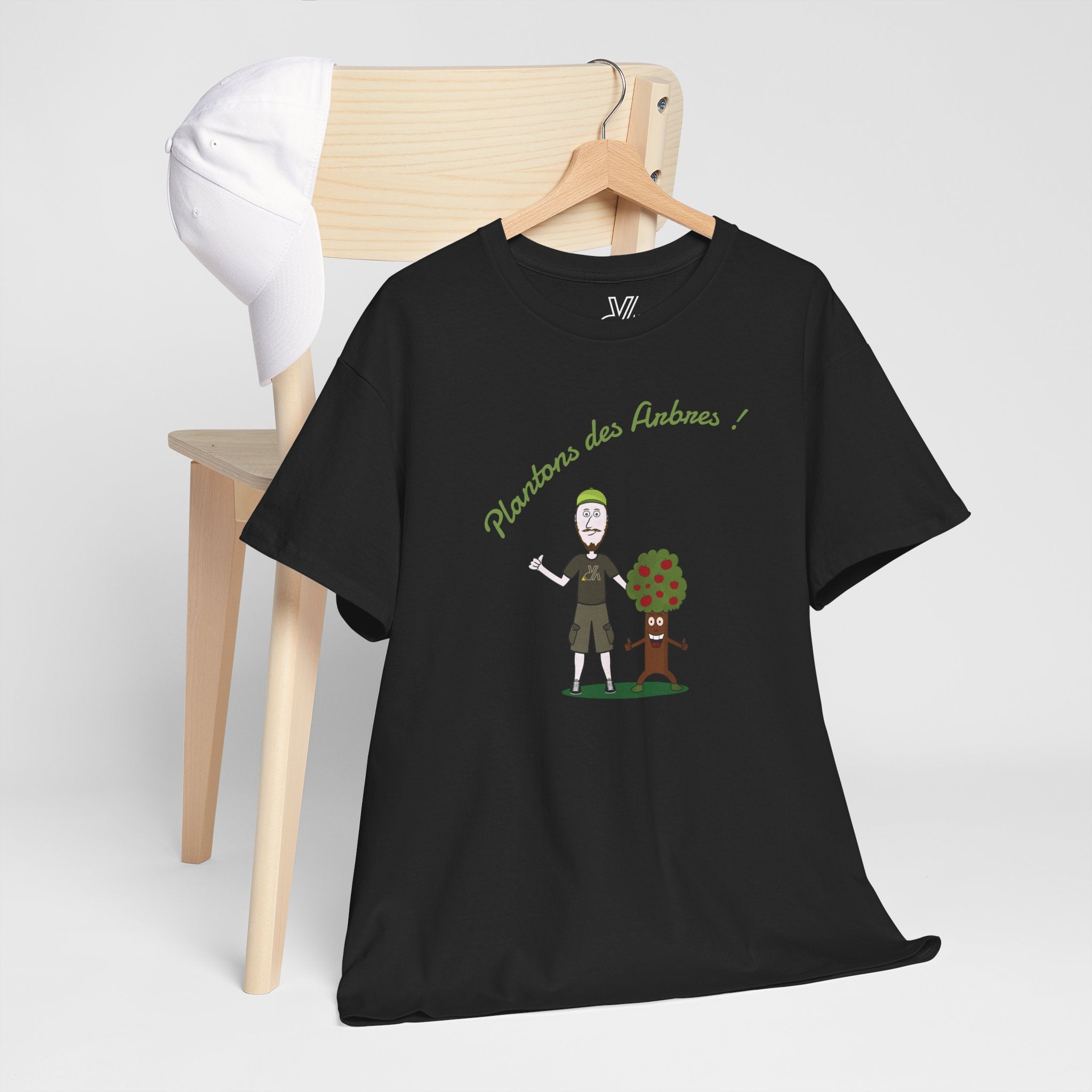 Tree Planter Graphic Tee - 'Plantons des Arbres' Environmental T-Shirt